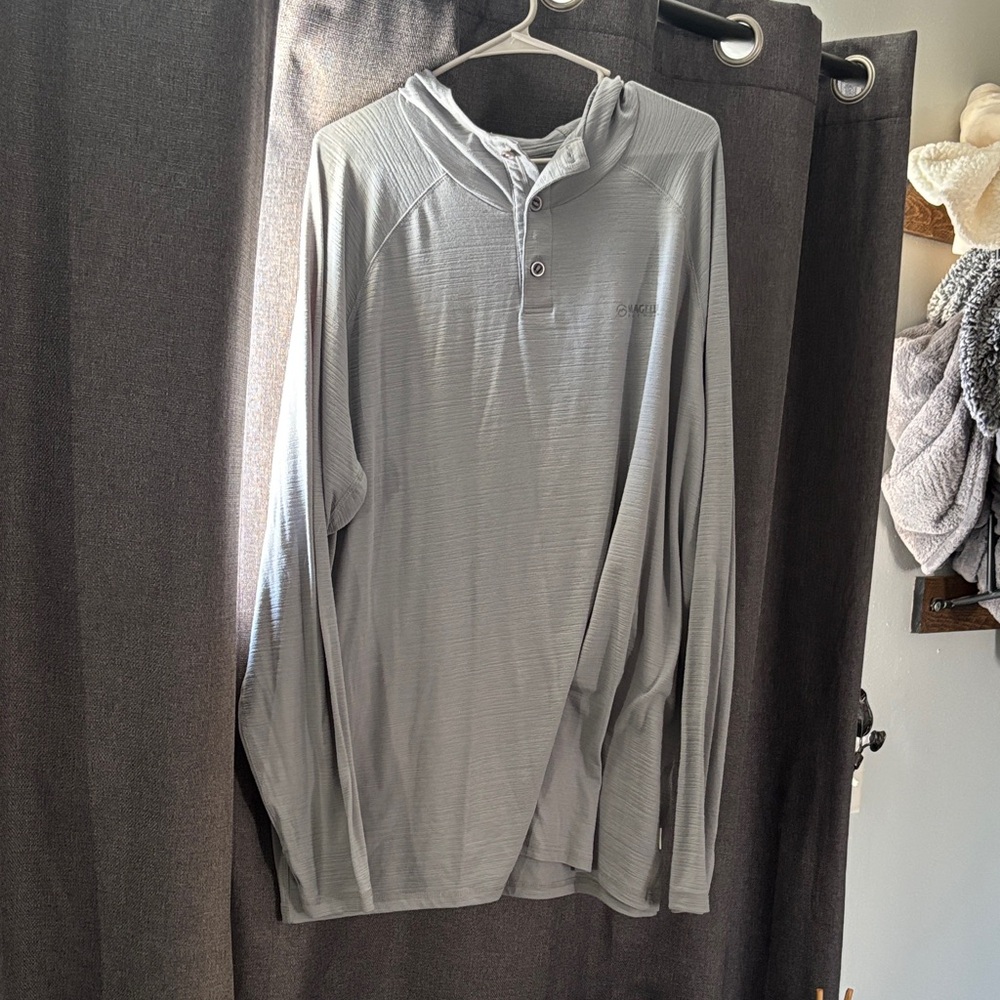 Magellan Outdoors Light Gray Hooded Long Sleeve Shirt